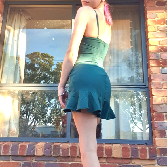 Dress Forum Dresses & Skirts - Green party dress